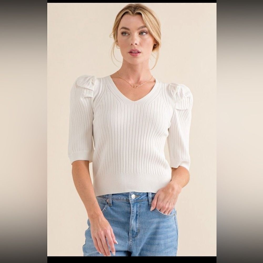 white blouse with short sleeves above the elbow, New from boutique